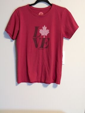 Life Is Good Women's Graphic Tee - Coral Red. Size M.